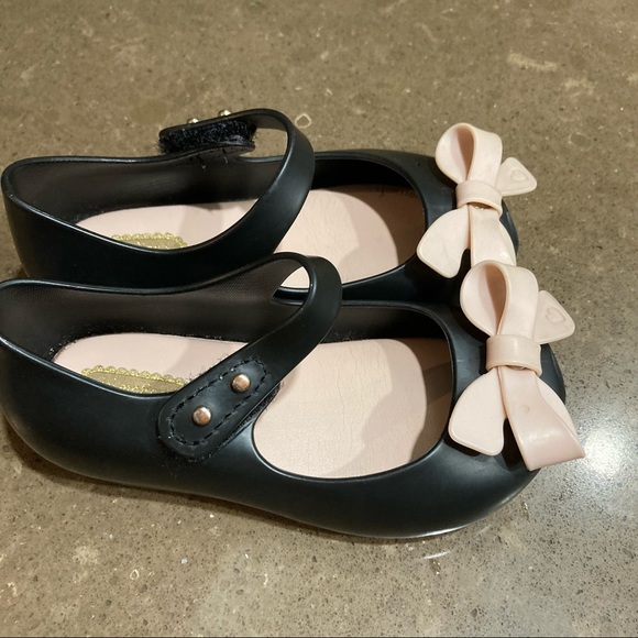 Mini Melissa Black with Pink Bows - Picture 6 of 6